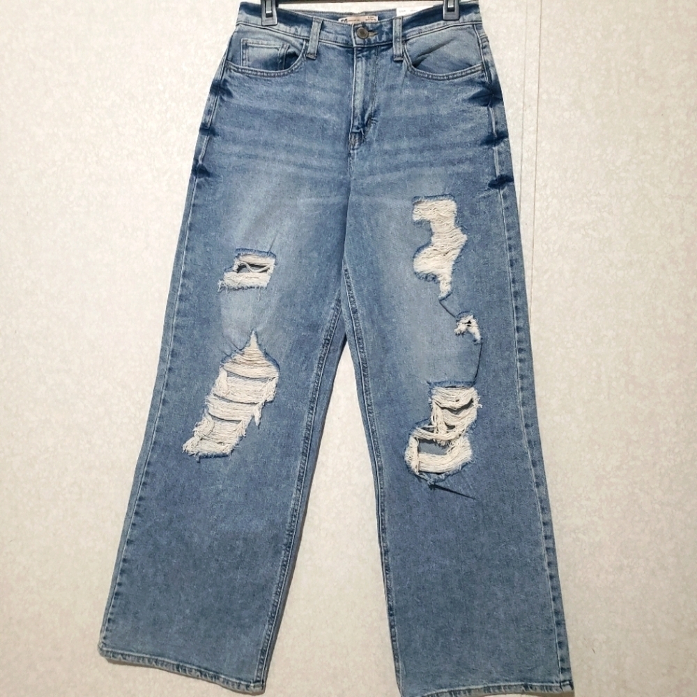 NEW....Women's Distressed Blue Jeans...WIDE LEG...SIZE:9/29 W
